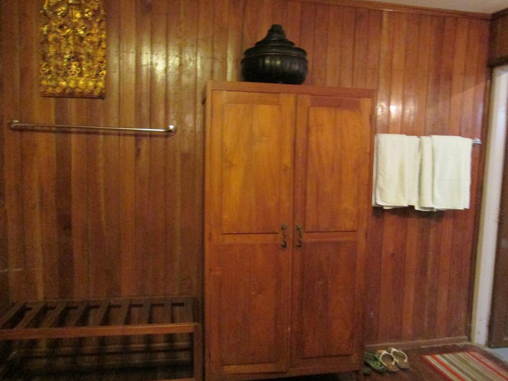ניאונגשווה Golden Empress Hotel חדר תמונה