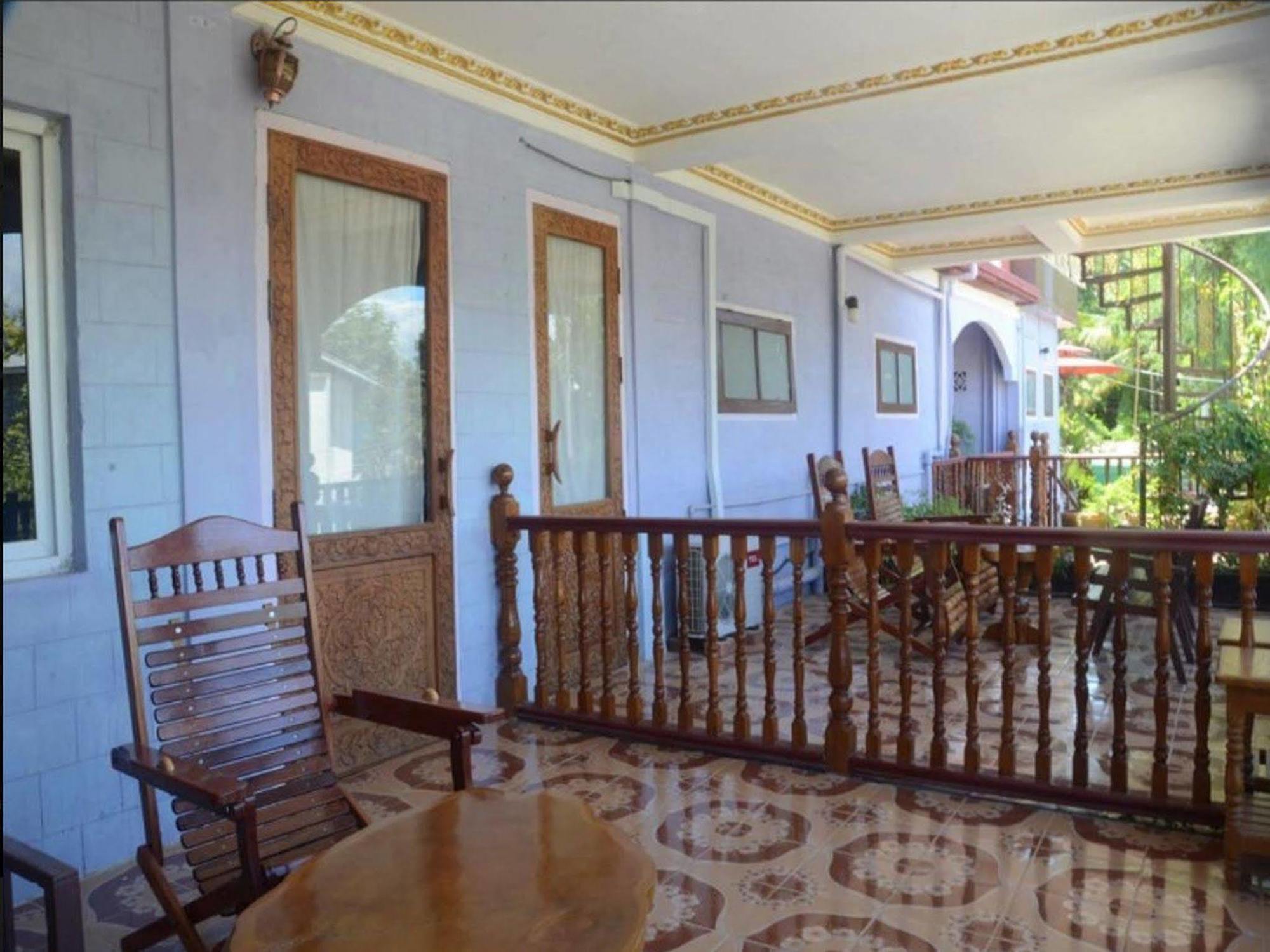 ניאונגשווה Golden Empress Hotel מראה חיצוני תמונה